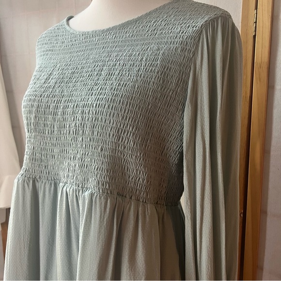 Ingrid & Isabel Sage Green Smocked Babydoll Top|Long Sleeve|Size L - Picture 2 of 11